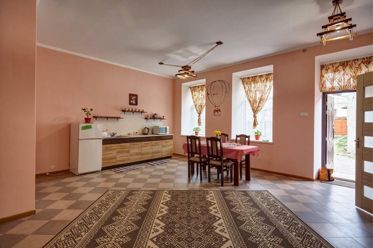 Sweet Home Kamjanets-Podilsky Buitenkant foto